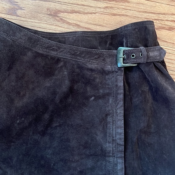 Vintage 90s real suede mini skirt- brown suede - Picture 3 of 7